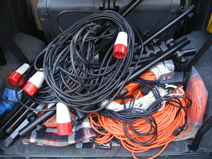 Kabel im Auto verstaut