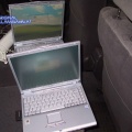 2 Laptops für die hinteren Beifahrer