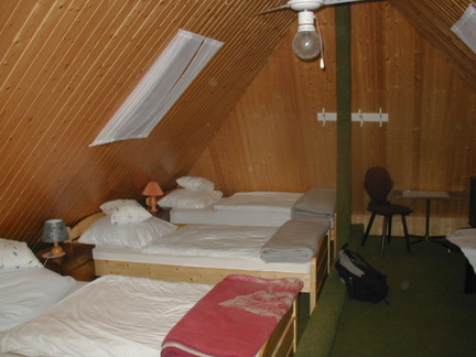 Das 4 Bett Zimmer im Dachboden
