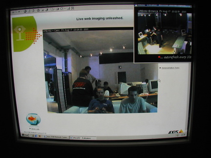 Bildschirm, zu sehen das Bild der Webcam im Cill out Bereich